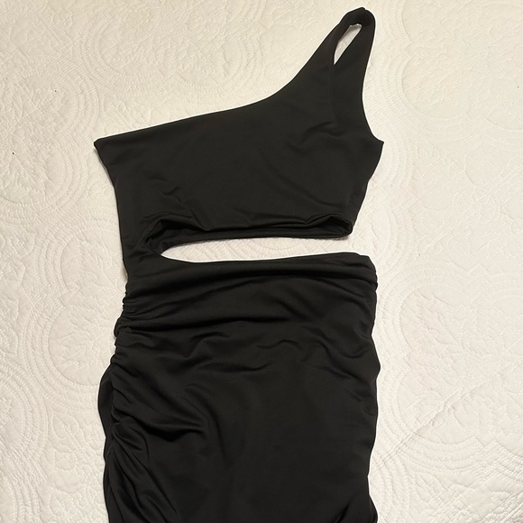 NWOT Black One Shoulder Ruched Cut Out Mini BodyCon Dress Size S - Picture 7 of 7
